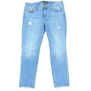 Torrid Crop Boyfriend Straight Jeans Size 14 Vintage Stretch Mid Rise Raw Hem